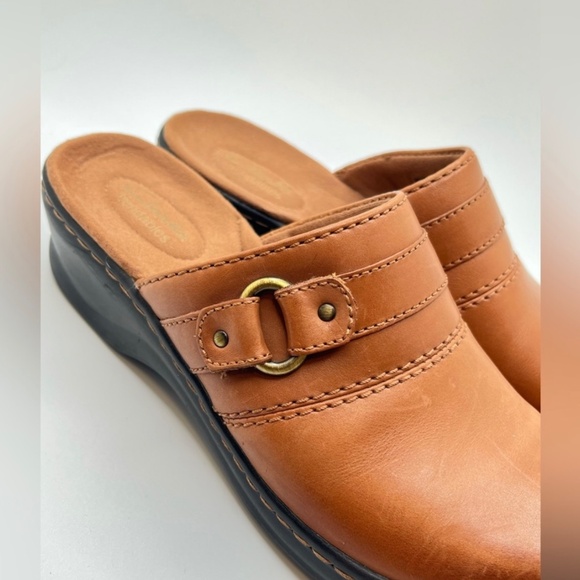 Clarks Women”s Bendables Brown  Slip On Round Toe Leather Upper Clogs Size 8M - Picture 4 of 12